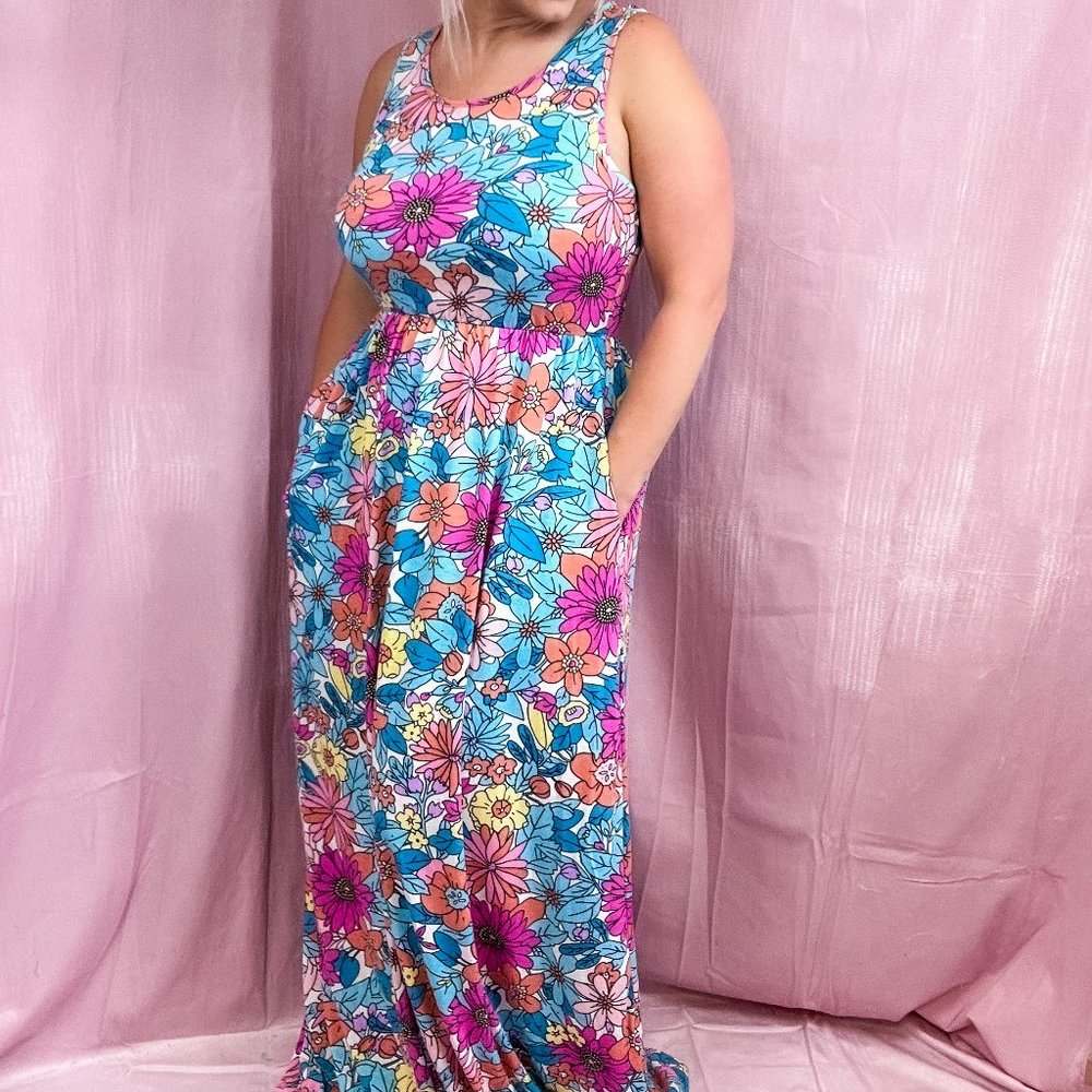 Floral Sleeveless Maxi Dress with Pockets